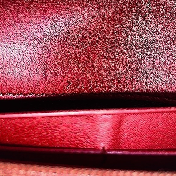 GUCCI RED GUCCISSIMA LEATHER LOVELY HEART CONTINENTAL WALLET ON CHAIN. - Picture 12 of 13